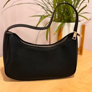 Cute Black Shoulder Bag In Excellent Condition